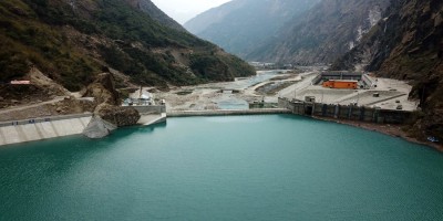 शनिवार माथिल्लो तामाकोसी जलविद्युतको जलासय सफा गरिँदै