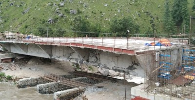 निर्माण नसकिँदै चर्कियो सिंजाखोला पक्की पुल
