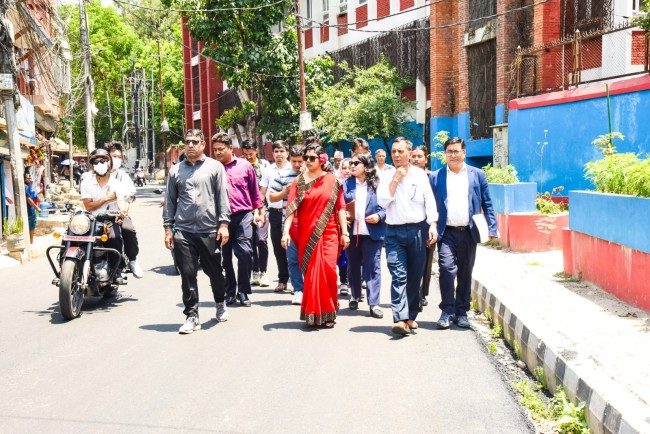 पूर्वाधार सुधार गरेर काठमाडौंका सडकलाई धुलोरहित बनाउने कार्यक्रम कार्यान्वयन हुँदै