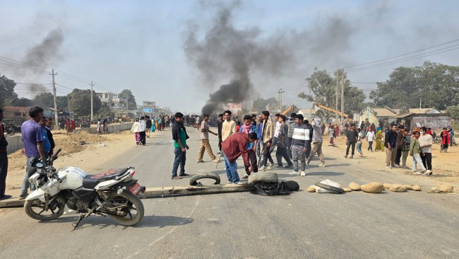 सिरहाको शव साटासाट प्रकरणः छानबिन समिति गठनपछि खुल्यो अवरुद्ध सडक