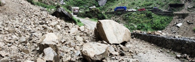 अवरुद्ध खाँदबारी–किमाथांका सडक दुई दिनपछि सञ्चालनमा