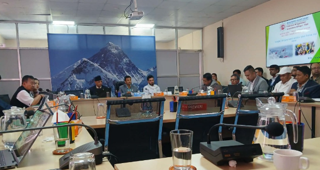 सांसद राईले निर्माण व्यवसायीसँग भने–तेलको भाउ बढेको बाहानामा सँधै काम रोक्ने कार्य बन्द गर्नुस्
