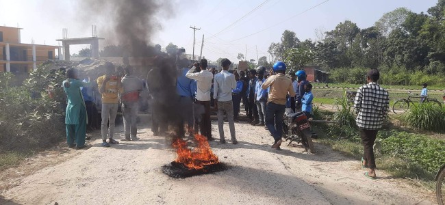 आन्दोलनको सहारामा महाेत्तरीका विद्यार्थीले पाए विषयगत शिक्षक 