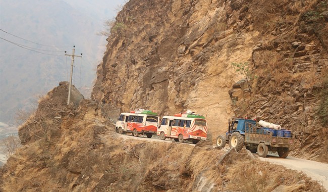 कर्णाली कोरिडोरको खुलालु सल्ली सल्ला सडक एक हप्ता बन्द