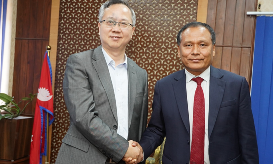 उर्जा मन्त्री घिसिङ र चीनियाँ राजदूतबीच भेट, चक्रपथ विस्तारको काम सुरु गर्न आग्रह