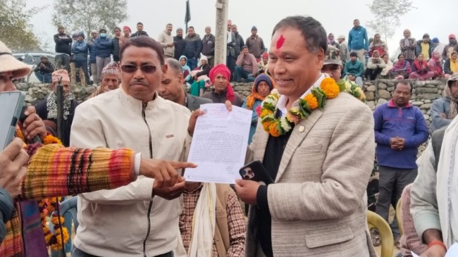 जब्दीघाटमा नयाँ पुल बनाउने मन्त्री घिसिङको आश्वासन