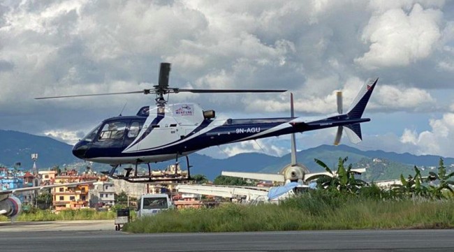काठमाडौं आइपुग्यो मुस्ताङ एयरको दोस्रो हेलिकोप्टर