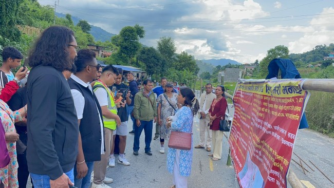व्यक्तिको जग्गामा कालोपत्र गरेपछि काँडेतार लगाएर विरोध