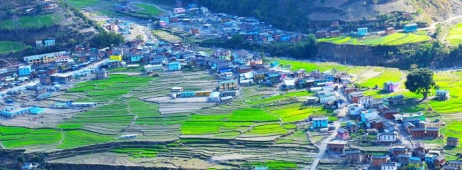 गुणस्तरहीन काम भएपछी निर्माणाधीन सडक भत्काउन सुरु