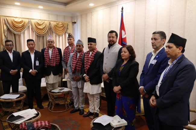 विद्युत् नियमन आयोगका नवनियुक्त पदाधिकारीले लिए सपथ