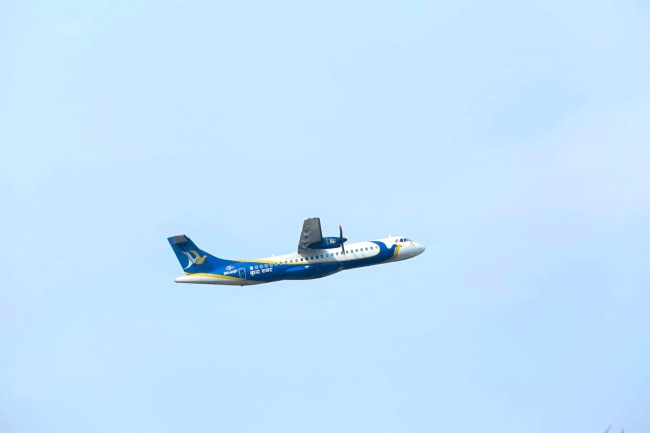 भैरहवा–काठमाडौं उडानमा यात्रुले आपतकालिन ढोका खोलेपछि...