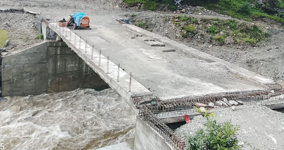 अनाई खोलामा निर्माणाधीन पक्की पुलको काम अन्तिम चरणमा
