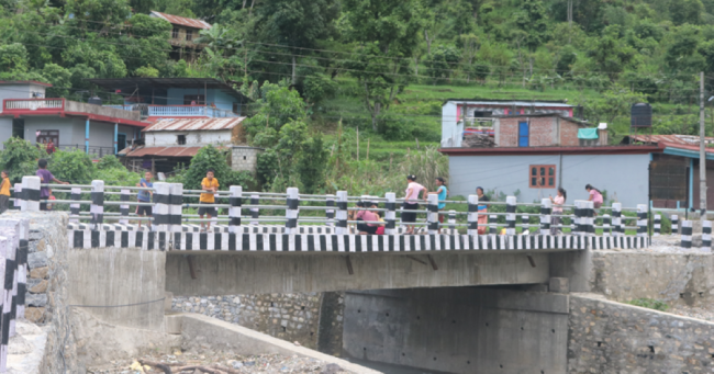 आठ वर्षमा निर्माण भयो पुल 