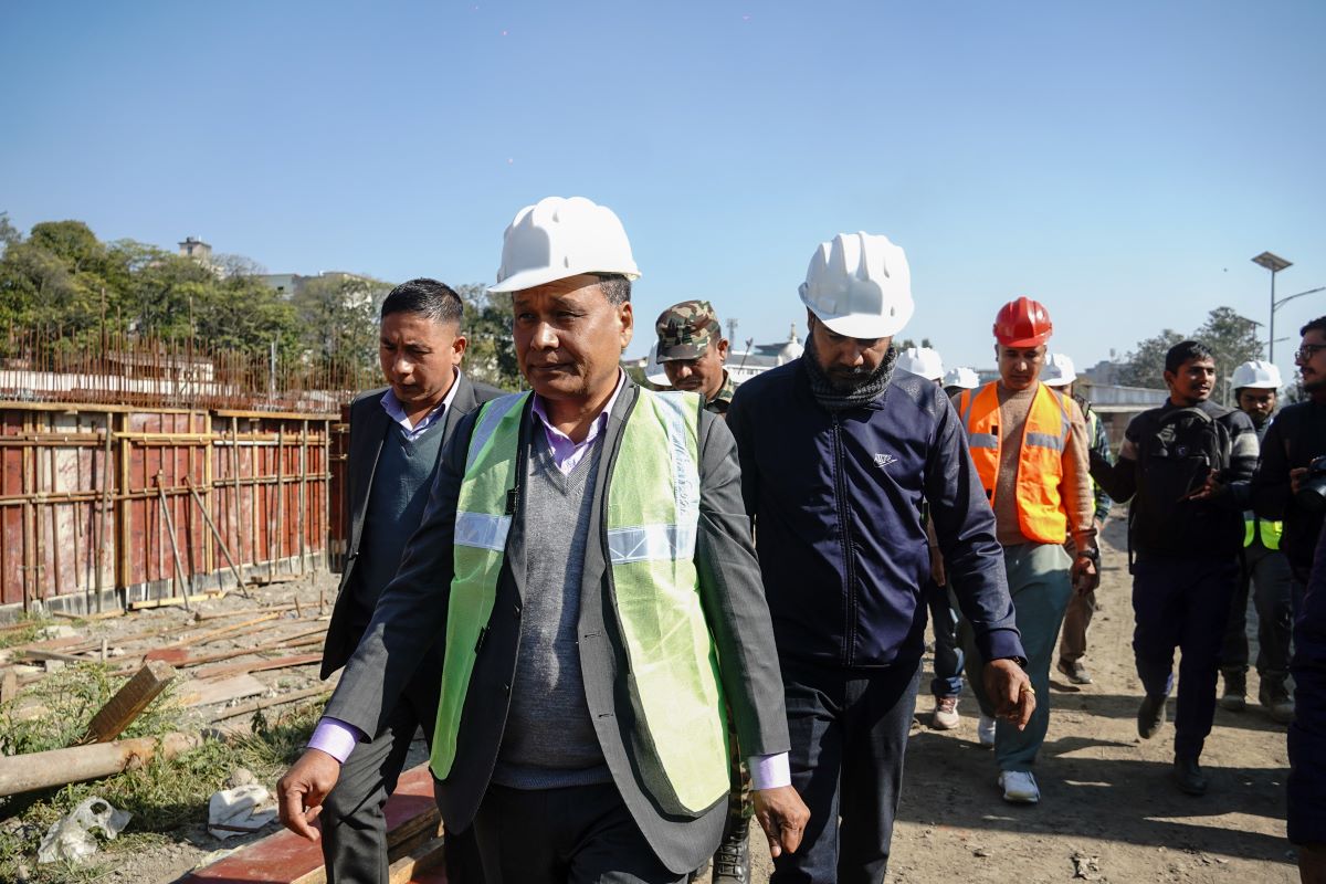 टुकुचा ढल प्रशोधन केन्द्रको निरीक्षण गर्दै मन्त्री घिसिङ (फोटोफिचर)