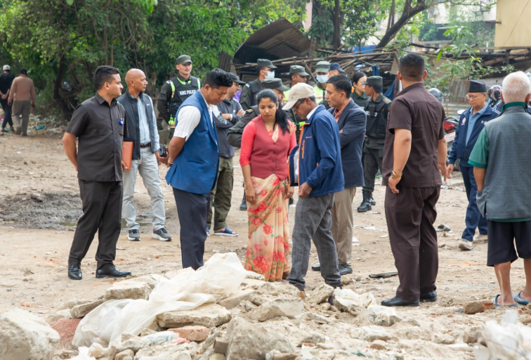 सुकुम्बासी खाली गराइएको जग्गा संरक्षणको काम सुरु गर्न सुनिता डंगोलको निर्देशन