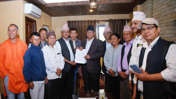 मध्यपहाडी लोकमार्ग सम्बन्धि समस्या, अवसर र सुझावसहित प्रचण्डलाई ज्ञापनपत्र