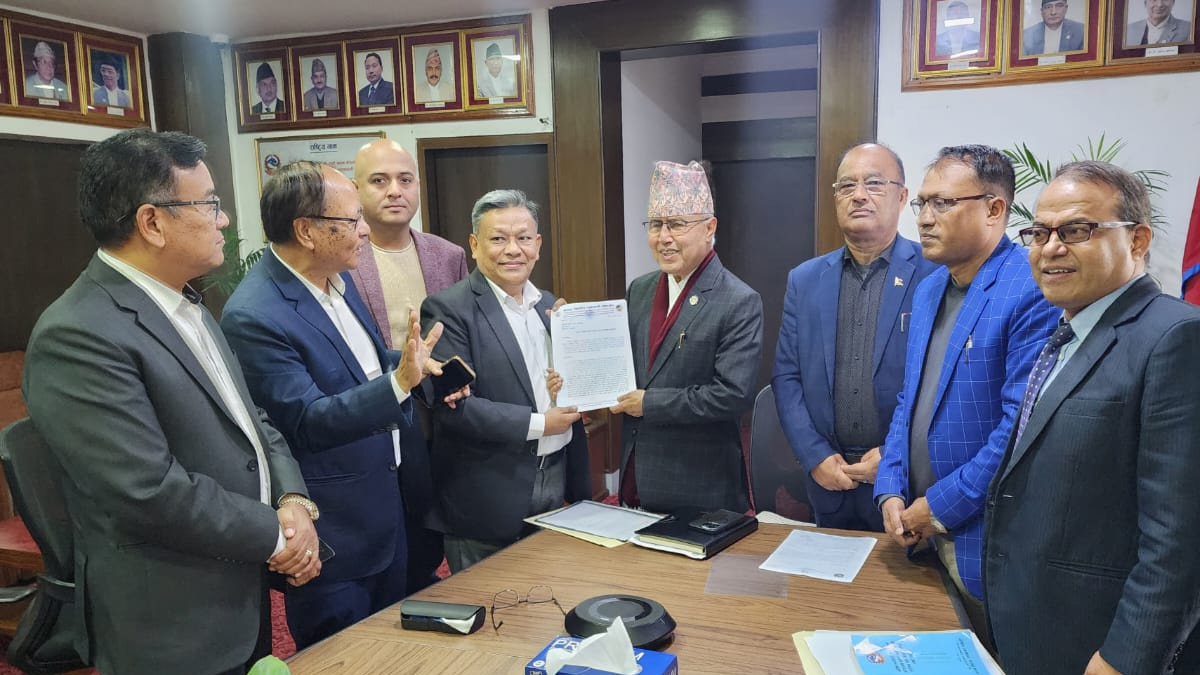 निर्माण व्यवसायीले अर्थमन्त्रीलाई भने– ठेक्का तोड्ने कार्य रोक्नू