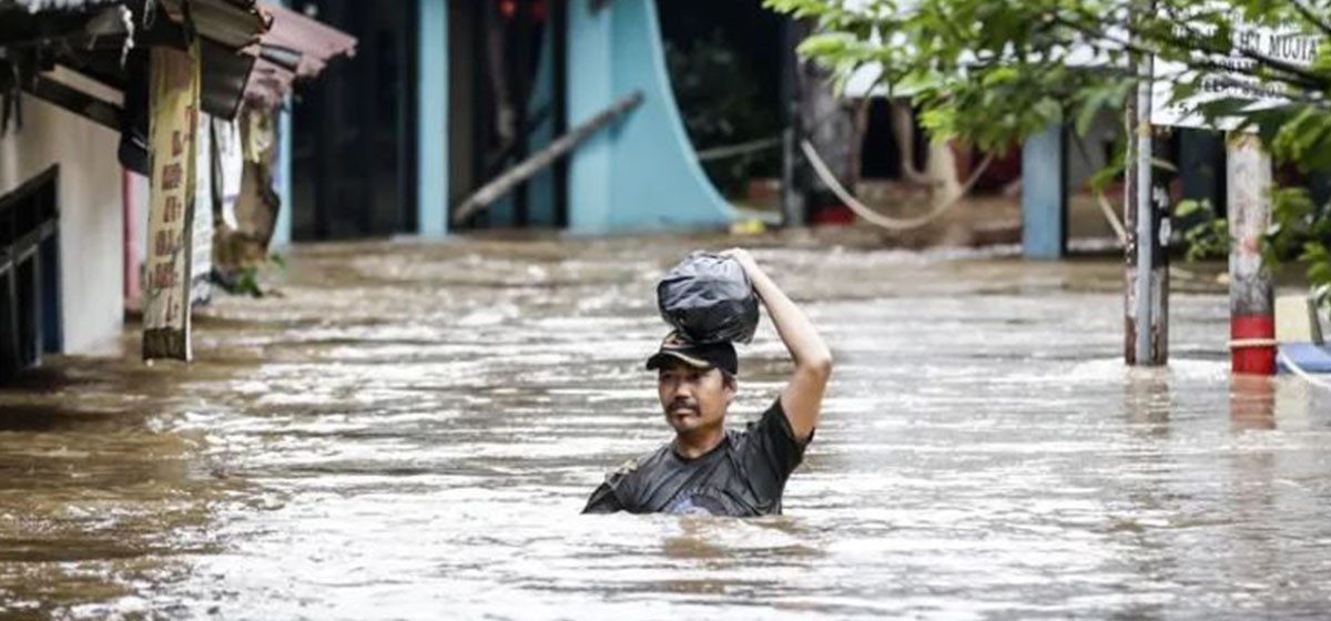 इन्डोनेसियाको बाढीमा ज्यान गुमाउनेको सङ्ख्या हजार नाग्यो