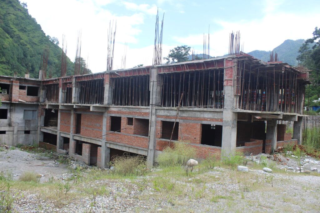 अस्पताल भवन निर्माण सम्पन्न नहुँदा सेवा प्रभावित