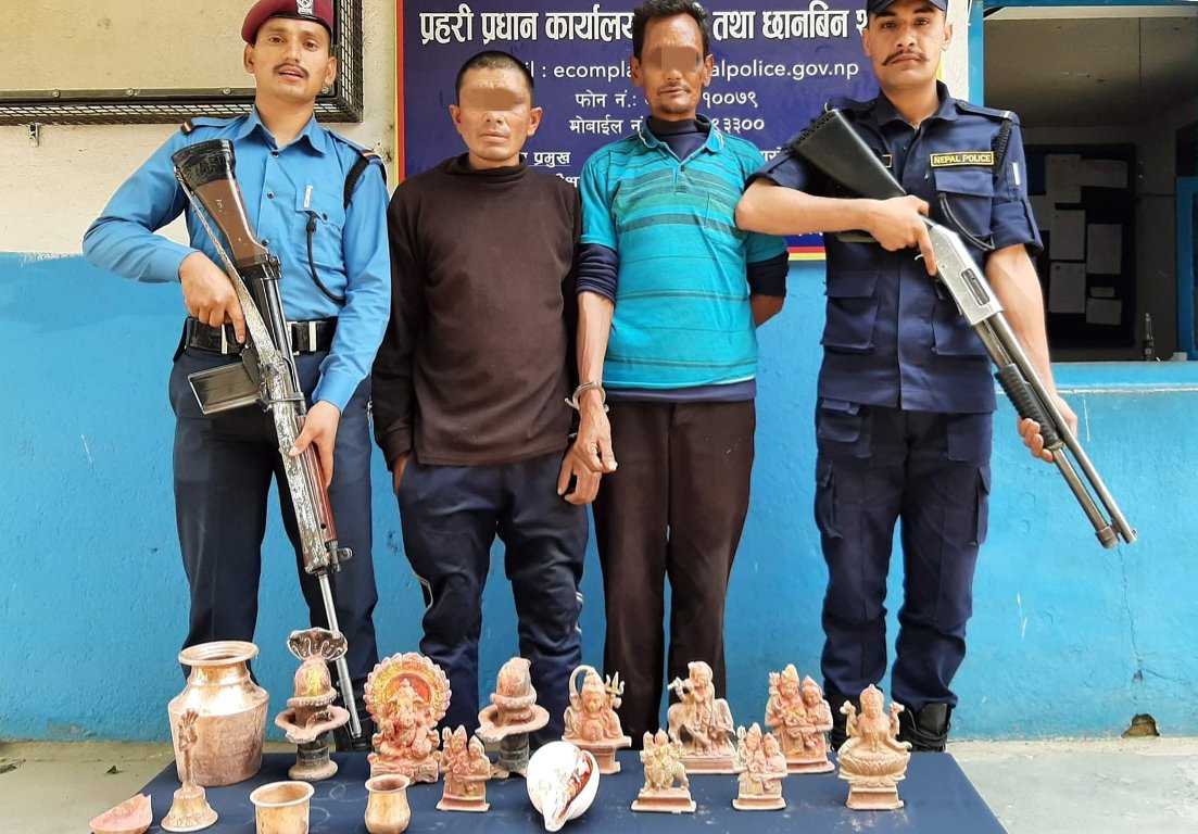 इन्द्रायणी मन्दिरबाट चोरिएका मूर्तिसहित २ जना पक्राउ