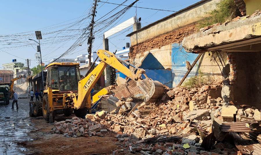 पाल्पा दरबार क्षेत्रका अव्यवस्थित घरटहरा भत्काउन सुरु 