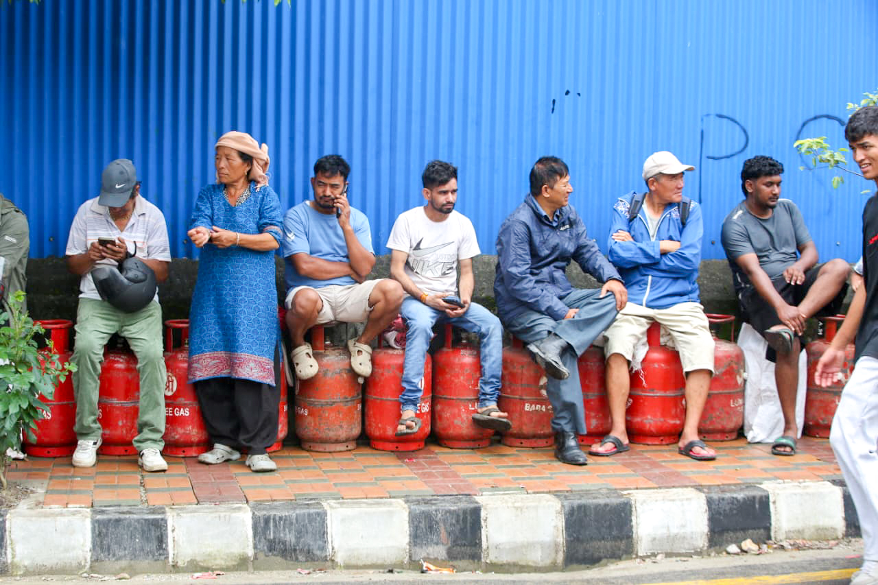 gass1-1785659162.jpg
