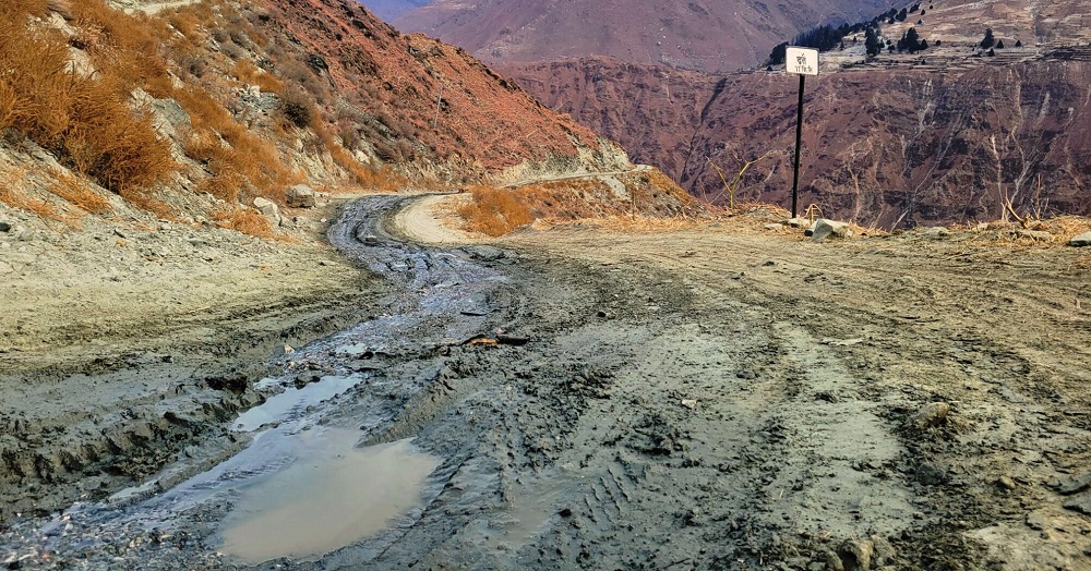 जुफाल विमानस्थल जोड्ने सडक हिलाम्य