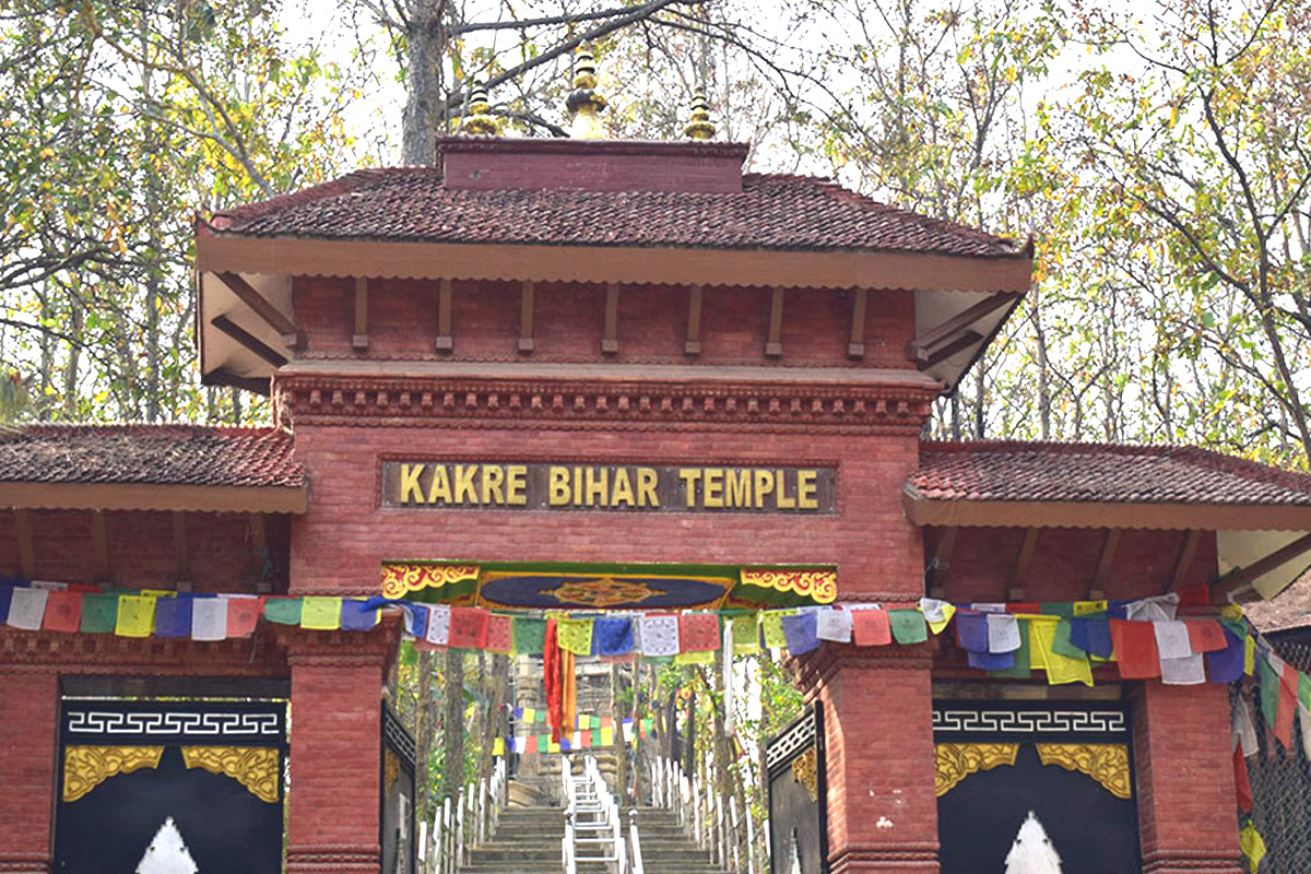  सडक निर्माण नहुँदा काक्रेविहार पुग्‍ने पर्यटकलाई सास्ती: धुलाम्मे सडकमा सेताम्मे भएर फर्किनुपर्ने बाध्यता