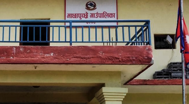 माछापुच्छ्रे गाउँपालिकाको प्रशासनिक भवन निर्माण धमाधम 