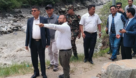 मन्त्री दाहालद्वारा गल्छी–त्रिशुली–मैलुङ स्याफ्रुबेसी –रसुवागढी सडकको स्थलगत निरीक्षण 