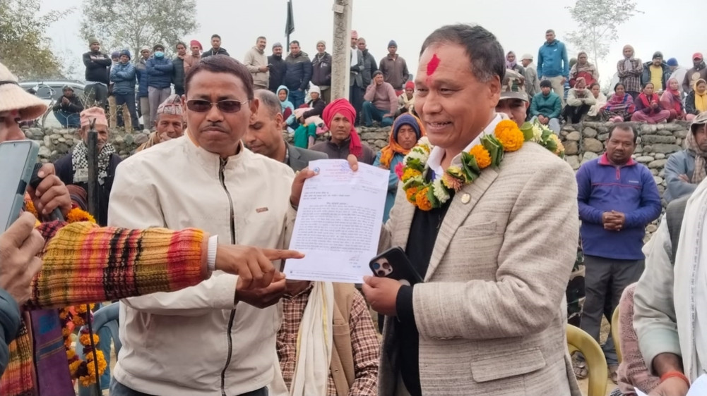 जब्दीघाटमा नयाँ पुल बनाउने मन्त्री घिसिङको आश्वासन