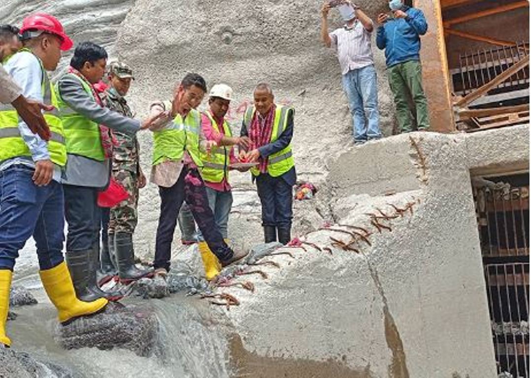 मन्त्री चौधरीले गरे मेलम्चीको सातौं उद्घाटन, पानी काठमाडौं आउन २ साता लाग्ने