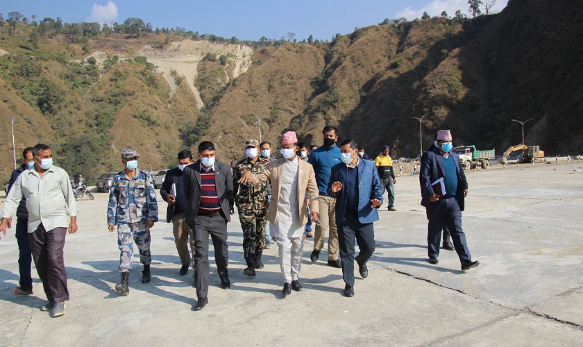 बन्चरे डाँडाको निरीक्षण गर्दै मन्त्री चौधरीले भने, ‘यहाँका जनतामाथि अन्याय हुने छैन’ 