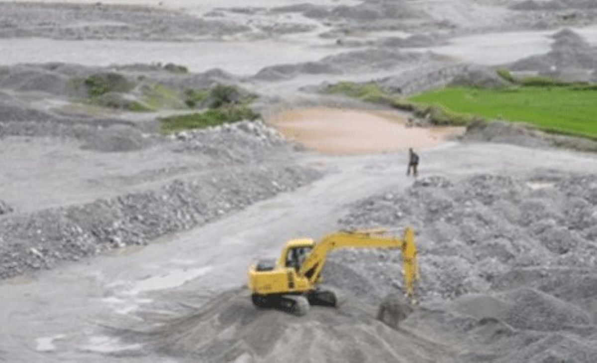 म्याग्दी नदीबाट मापदण्डविपरीत नदिजन्य पदार्थको उत्खनन