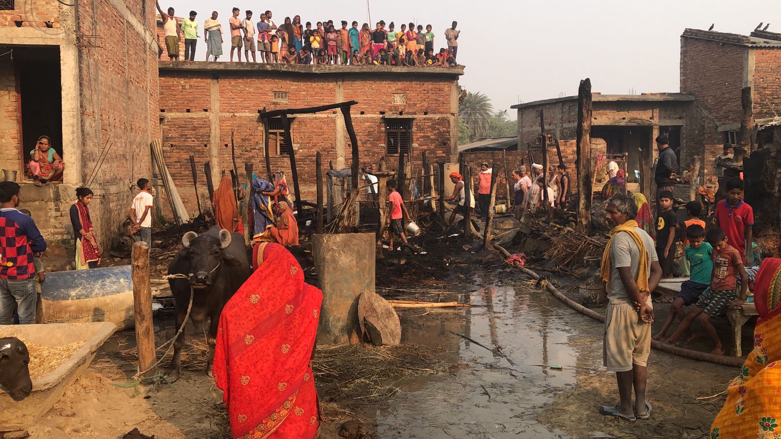 सिरहामा आगलागीबाट चार घर जलेर नष्ट