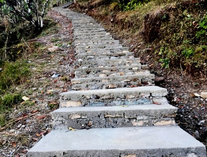 सिन्धुलीगढीमा पर्यटकीय आवागमन बढाउन पदमार्ग निर्माण गरिदै
