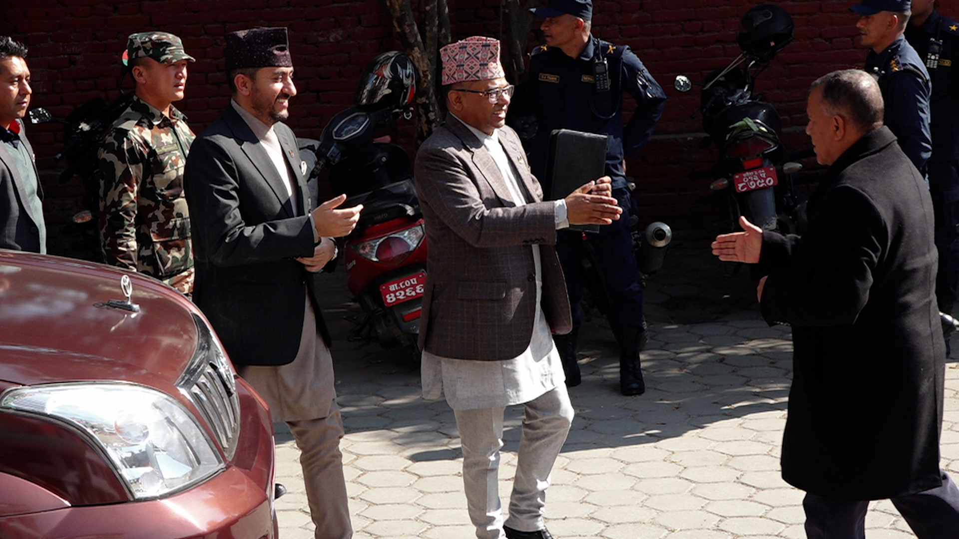 राजनीतिक संवाद समितिको टोलीद्वारा क्षतिग्रस्त कांग्रेस पार्टी कार्यालयको अनुगमन