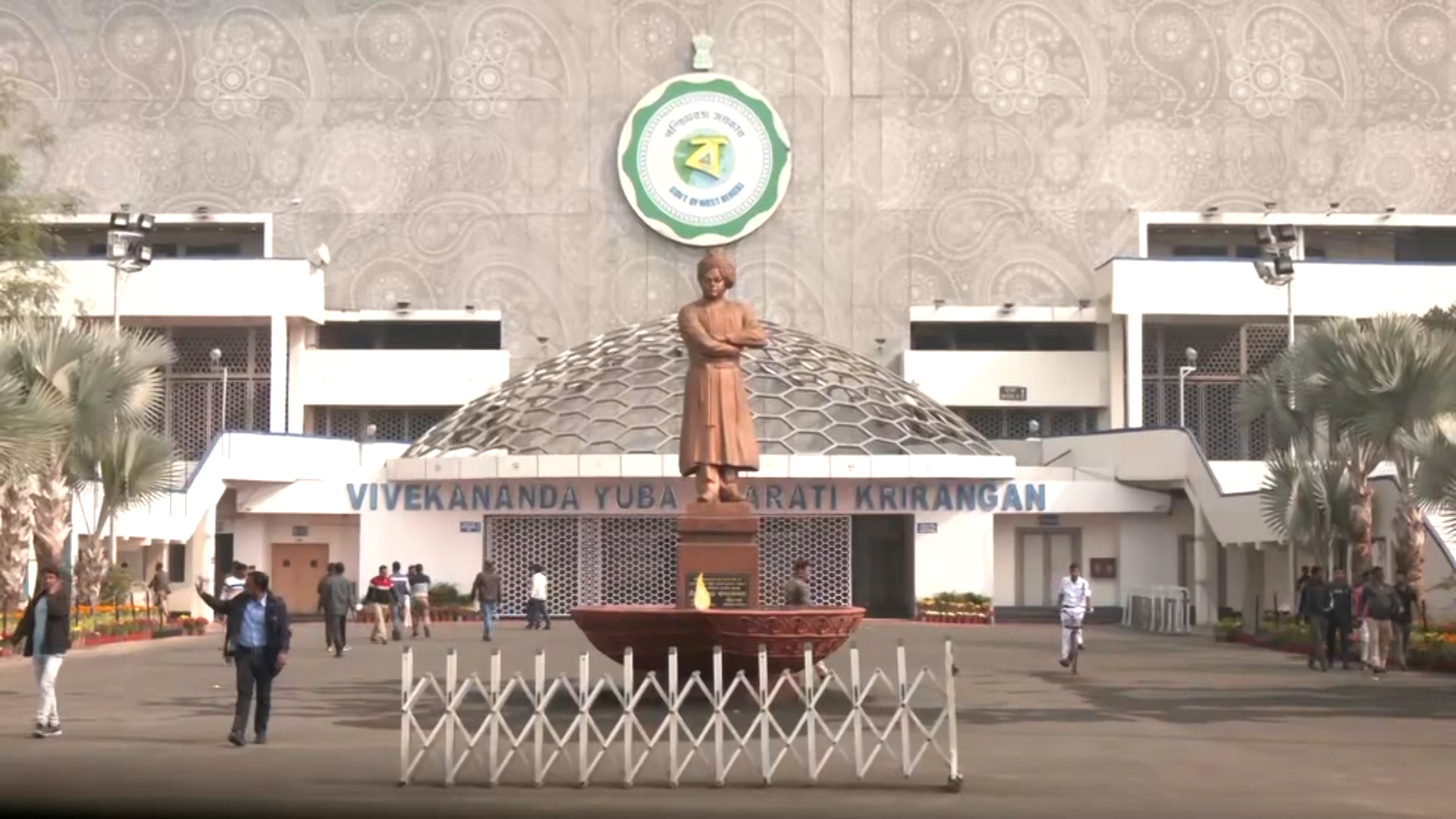 कोलकातामा मेस्सीले उद्घाटन गरे ७० फिटको आफ्नै स्मारक