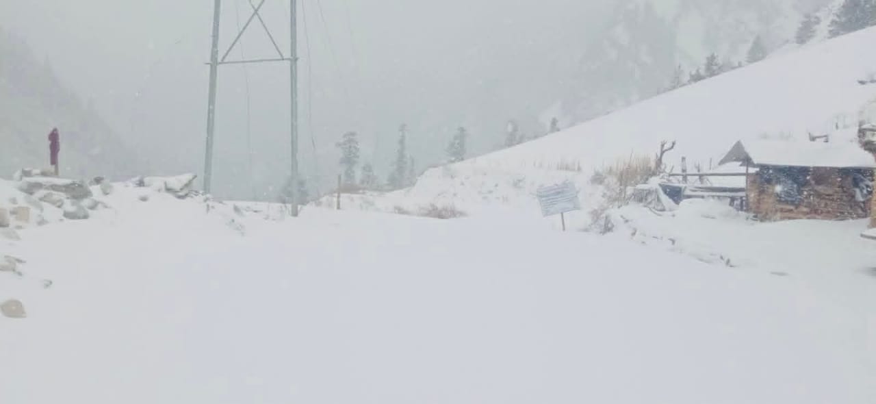 हिमपातले मगुमा सडक तथा हवाई सेवा बन्द