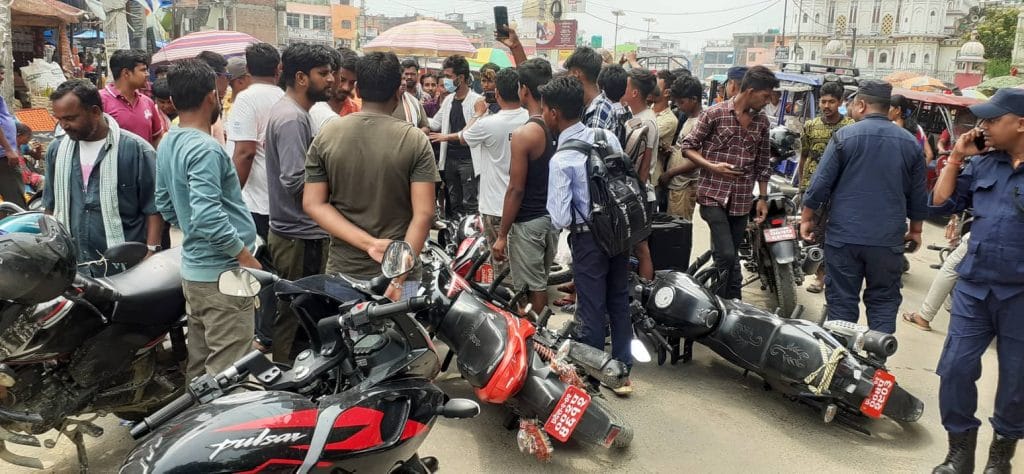 पेट्रोलिय पदार्थको मूल्यवृद्धिविरुद्ध जकपुरधाममा प्रदर्शन