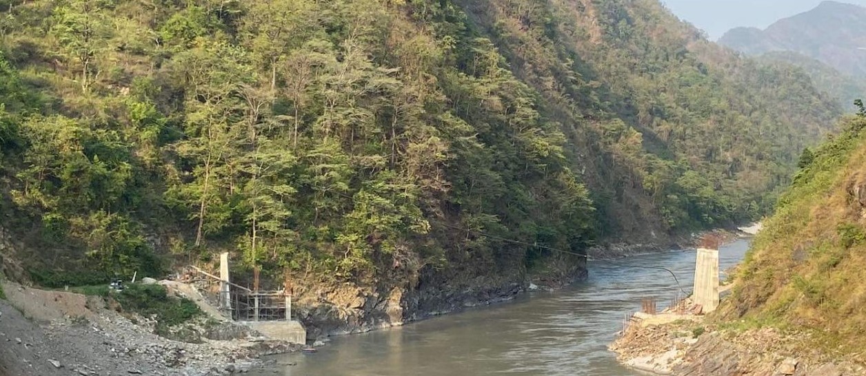 लामो समयदेखि अलपत्र घुमाउनेको पुलको काम पुनः सुरु