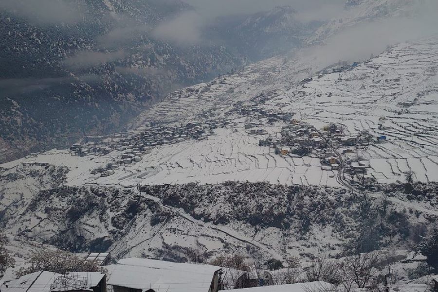 कर्णाालीका हिमाली जिल्लामा अझै रोकिएन हिमपात, विमानस्थल देखि यातायात सेवा सम्म प्रभावीत