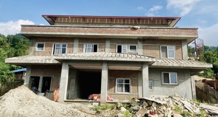 तीन वर्षमा रेसुङ्गाको सभाहल निर्माणको भौतिक प्रगति ७५ प्रतिशत