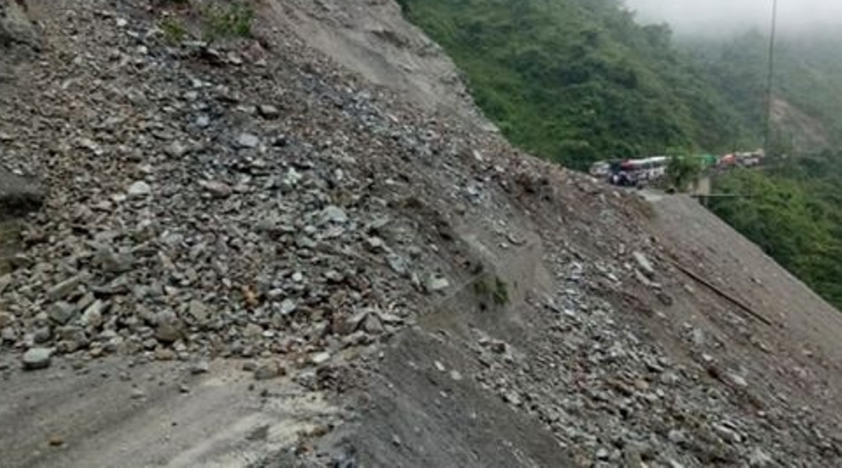 पहिरोले सुदूरपश्चिमका अधिकांश सडक अवरुद्ध