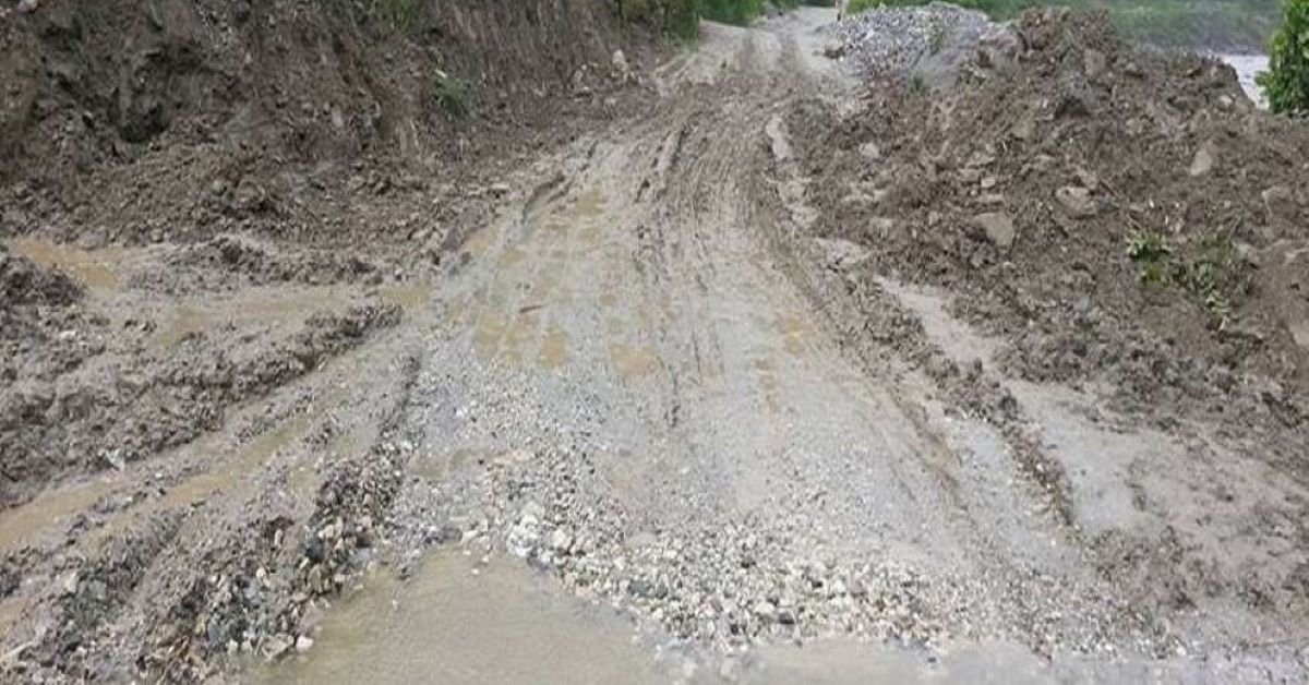 निम्री सडकको दयनीय अवस्था, कष्टपूर्ण यात्रा गर्न बाध्य यात्रु
