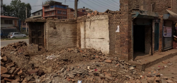 सूर्यविनायक–साँगा सडक सीमाभित्र निर्माण भएका संरचना भत्काइयो