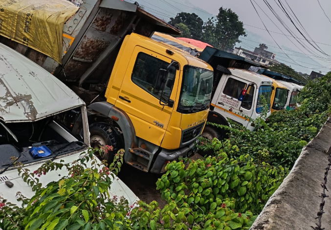 मकवानपुरमा १३ वटा ओभर लोड टिपर नियन्त्रणमा