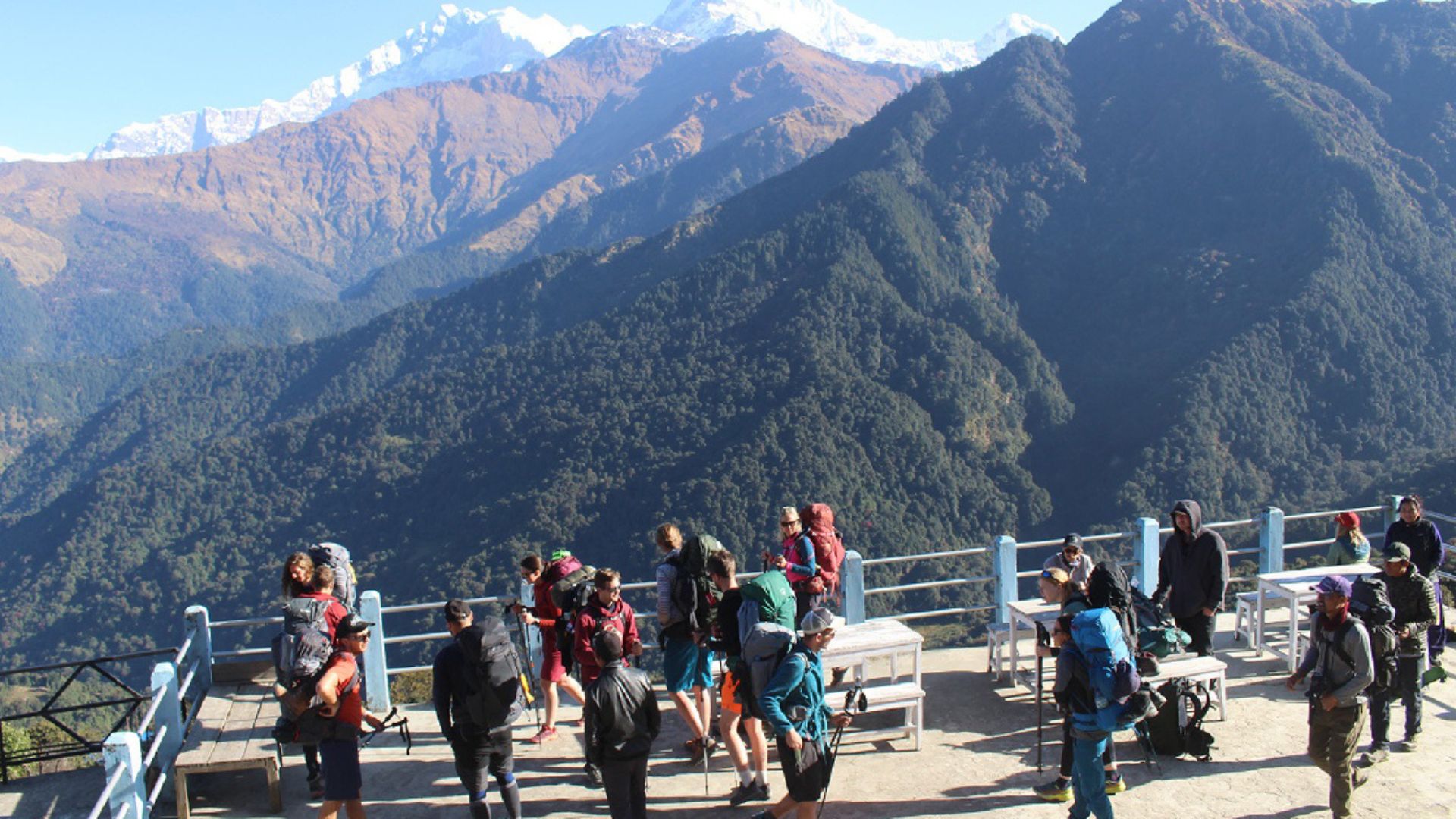 एघार महिनामा भित्रिए ९ लाखभन्दा बढी पर्यटक